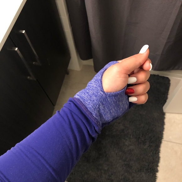 Lululemon bruised berry pullover - Picture 9 of 10